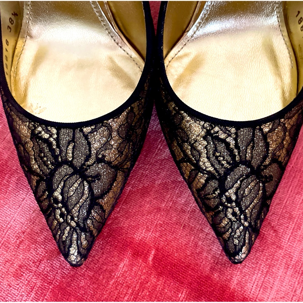 NWB DOLCE & GABBANA Gold Black Chantilly Lace KATE heels shoes Pumps $1045 38 8 - Picture 10 of 16